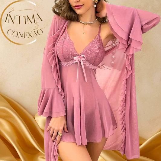 This voile set: the nightdress embraces your body while the long-sleeved robe drapes your shoulders with lightness and grace.